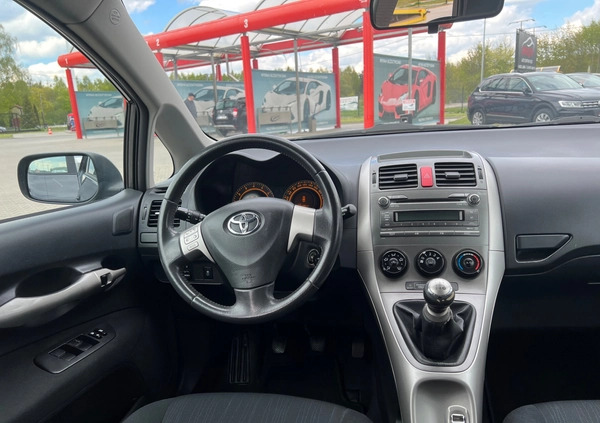 Toyota Auris cena 22990 przebieg: 176000, rok produkcji 2008 z Kalwaria Zebrzydowska małe 254